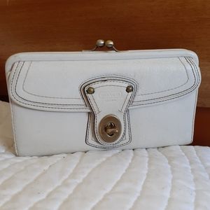 Vintage Coach Legacy Gigi 65th Anniversary Ed. Kisslock Trifold Wallet White